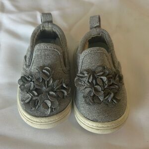 Wonder Nation Gray Kids Floral Slippers